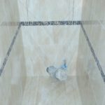 Фото укладки плитки - работа облицовщика